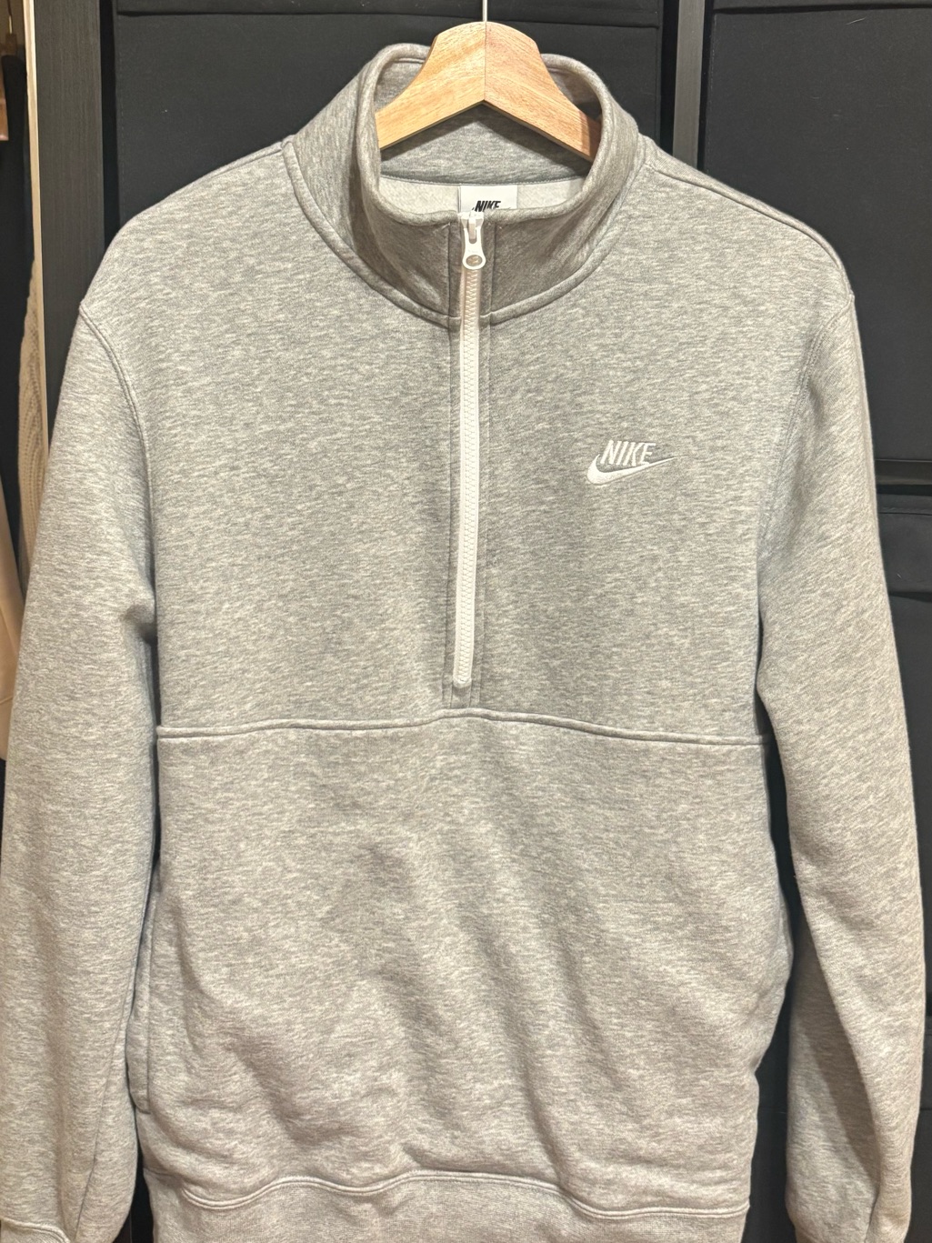 Nike Men’s Light Gray Quarter-Zip Sweatshirt
